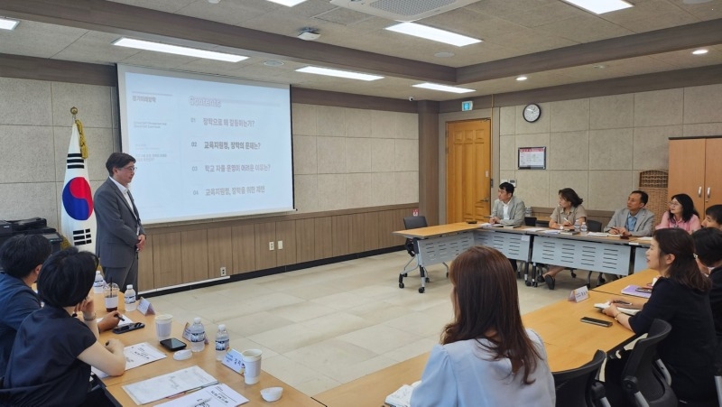 250805_‘경기미래장학’__미래교육지원청_현장에서_답을_찾는다(사진).jpg